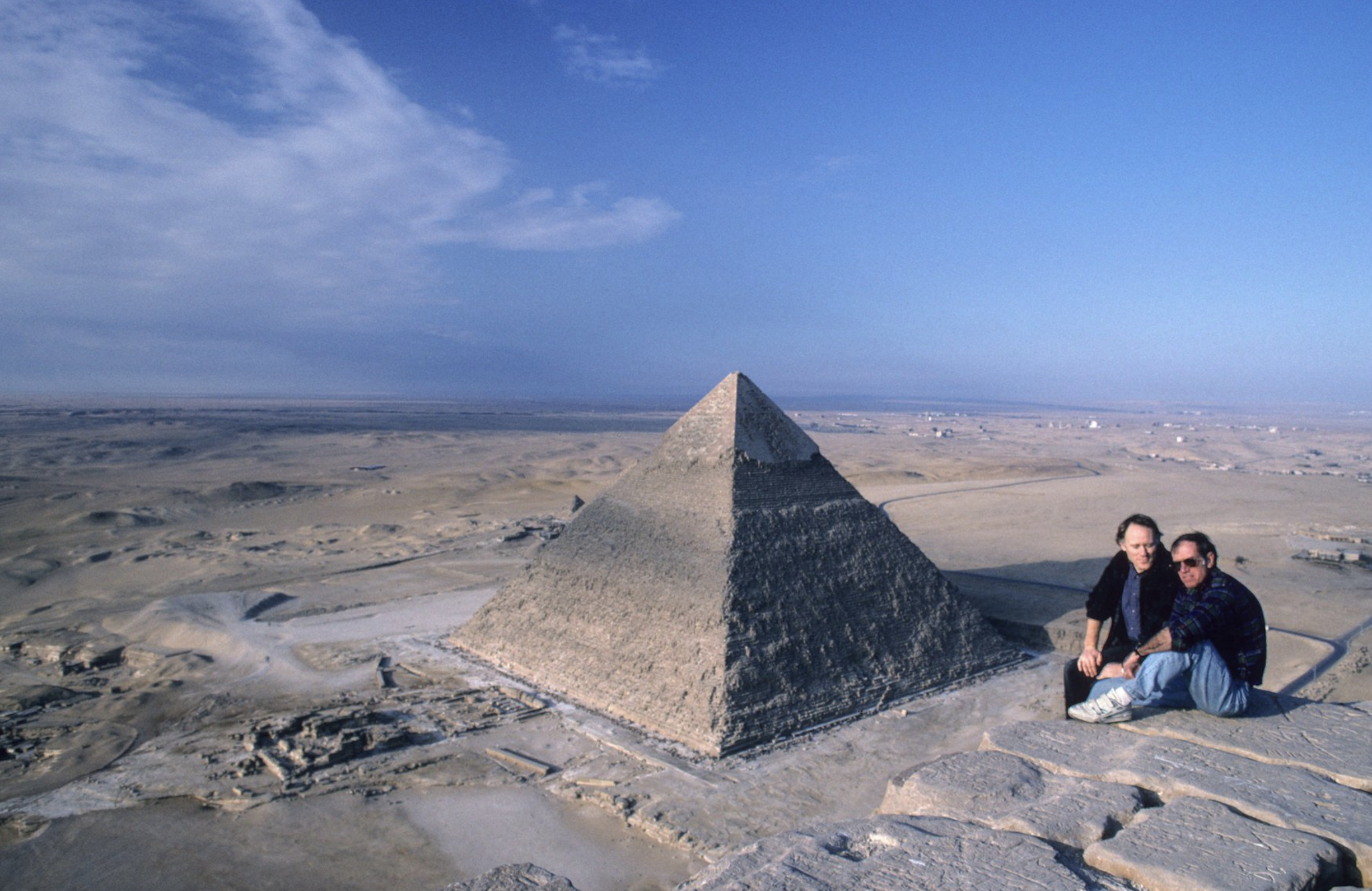 Who built the Pyramids: Aliens, Ancient Civilizations, Egyptians